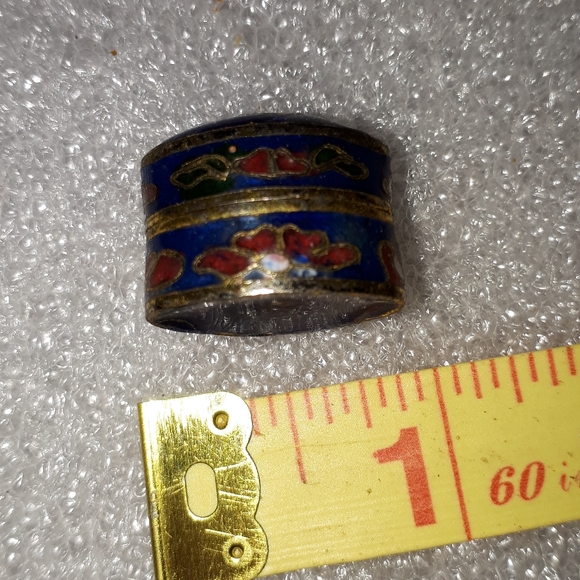 Vintage tiny stash box - Picture 2 of 5